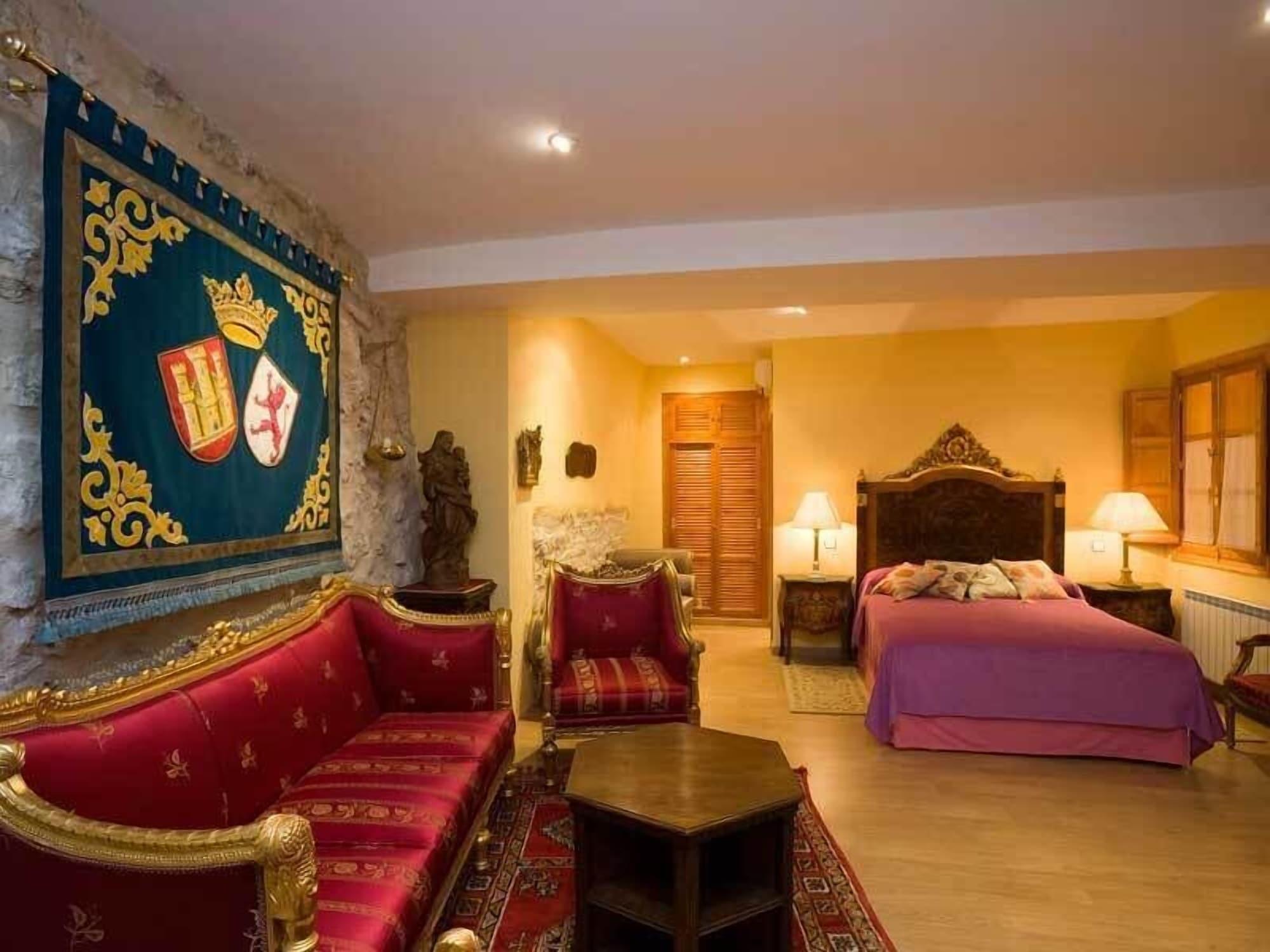 Residencia Real Del Castillo De Curiel Curiel de Duero المظهر الخارجي الصورة