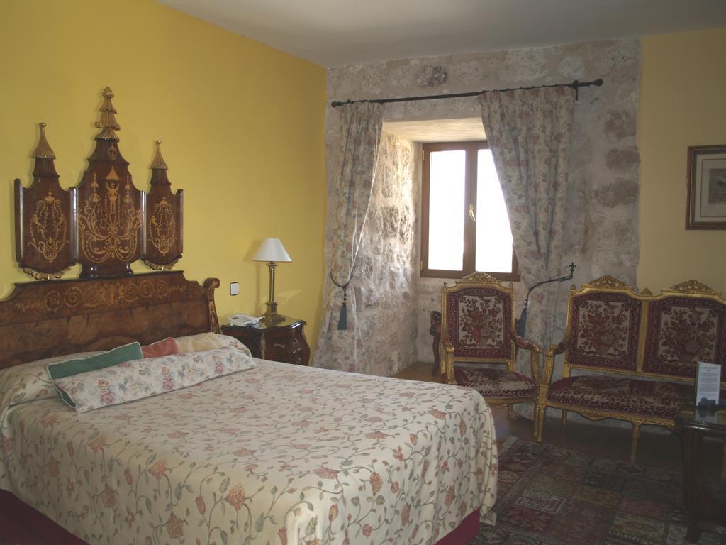 Residencia Real Del Castillo De Curiel Curiel de Duero المظهر الخارجي الصورة
