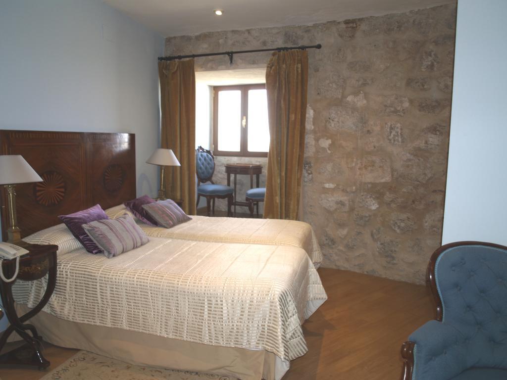 Residencia Real Del Castillo De Curiel Curiel de Duero المظهر الخارجي الصورة
